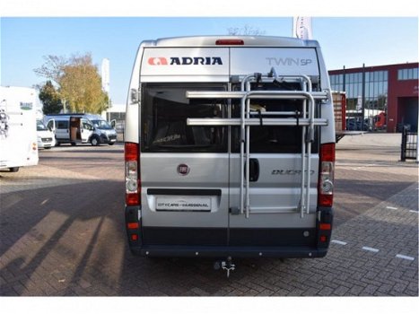 Adria Twin 600 SP Euro 5 131 pk zonnepaneel fietsenrek trekhaak remis plisse airco cruise ctr pdc ac - 5