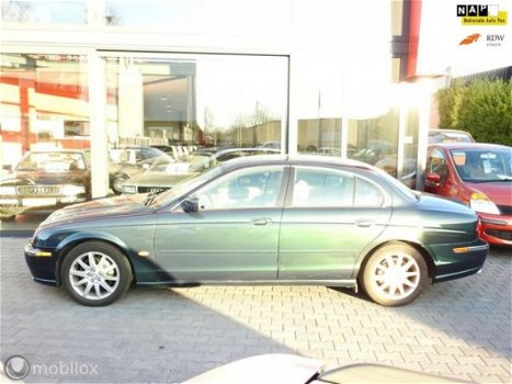 Jaguar S-type - - 4.0 V8 - 1