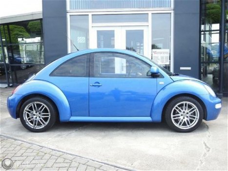 Volkswagen New Beetle - - 2.0 Highline - 1
