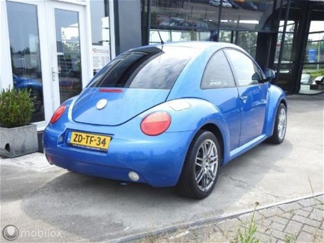 Volkswagen New Beetle - - 2.0 Highline - 1