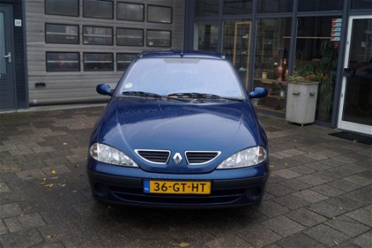 Renault Mégane - 1.9 dTi Authentique / Elek-Pakket / Airco / 5-DRS - 1