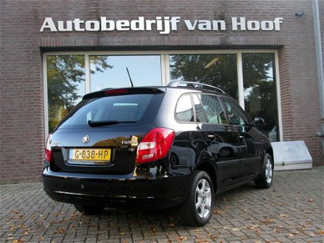 Skoda Fabia - 1.2 tsi Cool / airco / navigatie / parkeersensoren / camera / aluminium velgen - 1