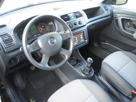 Skoda Fabia - 1.2 tsi Cool / airco / navigatie / parkeersensoren / camera / aluminium velgen - 1