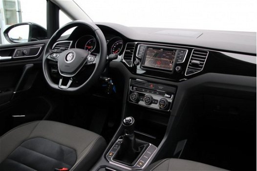 Volkswagen Golf Sportsvan - 2.0 TDI 150PK Highline | Climate control | Navigatie | Dealeronderhouden - 1