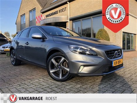 Volvo V40 - 1.5 T2 R-Design Automaat Leder / Xenon / Navigatie - 1