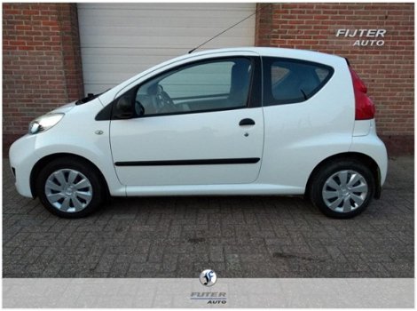 Peugeot 107 - 1.0-12V XR - 1