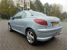 Peugeot 206 - CC 1.6-16V Bwj 2003 Km stand 140000 met NAP Mooi en Goed