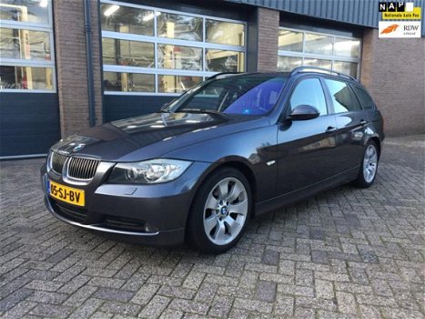 BMW 3-serie Touring - 320i High Executive - 1