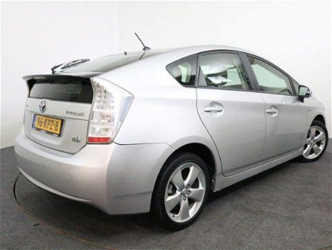 Toyota Prius - 1.8 Aspiration, Keyless Entry, Bluetooth, Climate, Cruise, Parkeersensoren achter - 1