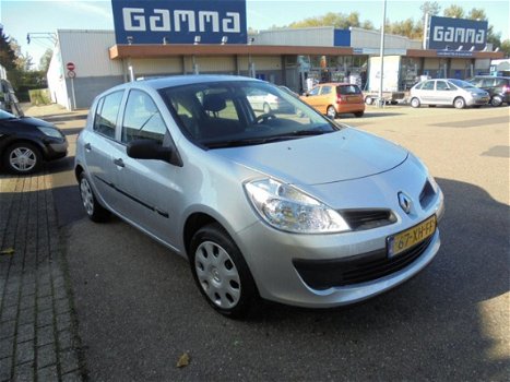 Renault Clio - 1.5 dCi Business Line - 1