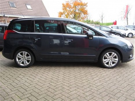 Peugeot 5008 - 1.6 16v Executive 7-PERS.| 150-PK| | CLIMA AIRCO | TREKHAAK AFN. | NAVIGATIE | PARKEE - 1