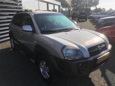 Hyundai Tucson - 2.0i Style LEDER-CRUISE-CLIMA- NAP 99159 KM -6MND GAR -€ 4190 Zeer luxe goed onderh - 1