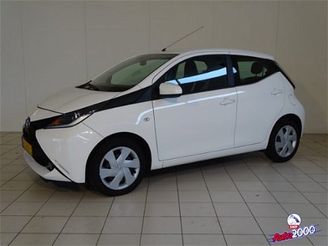 Toyota Aygo - 1.0 VVT-i x-clusiv AircoNav/Cruise/Enz - 1