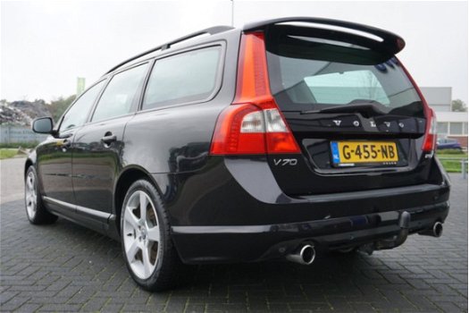 Volvo V70 - 2.5FT 231pk R-DESIGN Automaat Xenon/Leder/Stoelverwarming/Trekhaak - 1