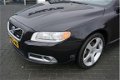 Volvo V70 - 2.5FT 231pk R-DESIGN Automaat Xenon/Leder/Stoelverwarming/Trekhaak - 1 - Thumbnail