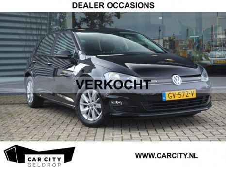 Volkswagen Golf - 1.0 TSI 116PK Trendline / DAB / Navigatie / Lichtmetalen velgen / Airco / USB - 1