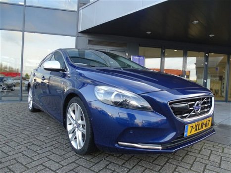 Volvo V40 - D4 Ocean Race / Intellisafe / Security / Scandinavian Full option - 1