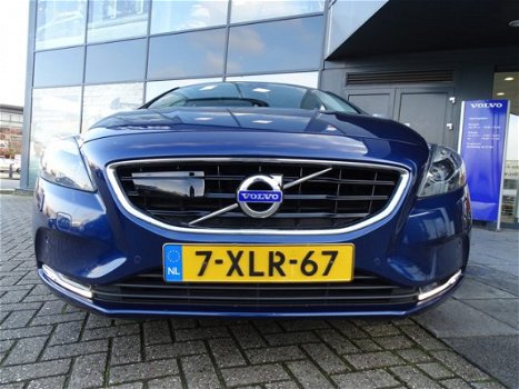 Volvo V40 - D4 Ocean Race / Intellisafe / Security / Scandinavian Full option - 1