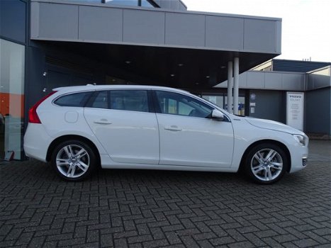 Volvo V60 - D6 Twin Engine Summum / Halftarief wegenbelasting - 1