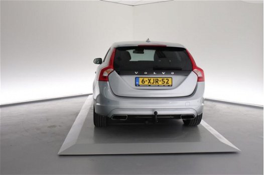 Volvo V60 - D6 AWD Plug-In Hybrid Summum / Halftarief wegenbelasting - 1