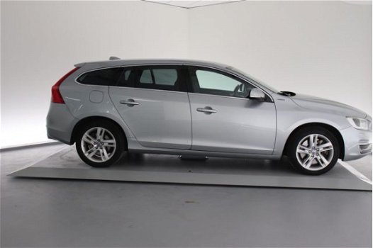 Volvo V60 - D6 AWD Plug-In Hybrid Summum / Halftarief wegenbelasting - 1