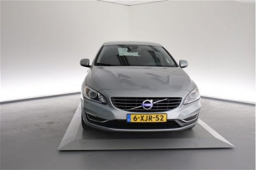 Volvo V60 - D6 AWD Plug-In Hybrid Summum / Halftarief wegenbelasting - 1