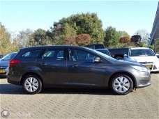 Ford Focus Wagon - 1.0i Trend