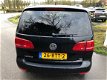 Volkswagen Touran - 105pkTSI Highline BOVAG INCL.BTW - 1 - Thumbnail