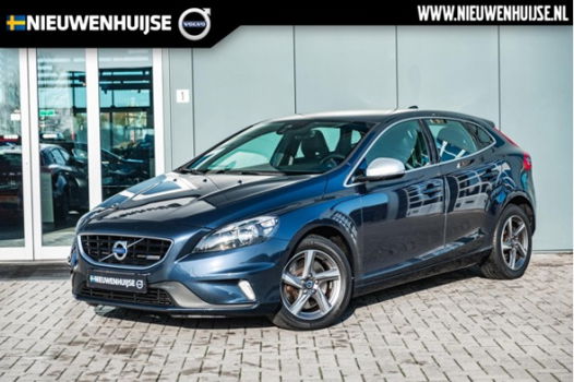 Volvo V40 - 2.0 D4 R-Design / Leder met Stoelverwarming / Cruise + Climate control / Navigatie - 1