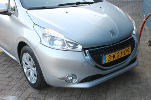 Peugeot 208 - 5drs 1.2 VTi Envy | Navigatie | ECC | Parkeersensoren | - 1