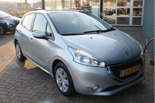 Peugeot 208 - 5drs 1.2 VTi Envy | Navigatie | ECC | Parkeersensoren | - 1