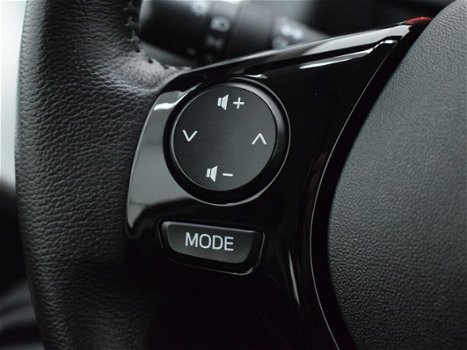 Toyota Aygo - 1.0 VVT-i x-play | Apple Carplay | Origineel NL | - 1