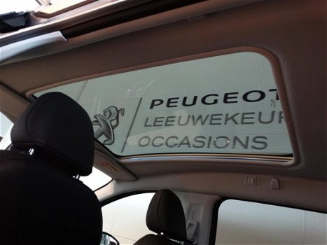 Peugeot 2008 - SUV ALLURE 1.2 PT.130pk H6 LEDER|NAVI|PANODAK|GRIPCONTROL|CAMERA - 1