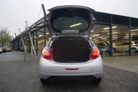 Peugeot 208 - 1.2 PureTech 82PK 5D | NAVIGATIE | BLUETOOTH | - 1