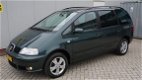 Seat Alhambra - 2.0 116PK 7-Persoons Urbanstyle Clima Stoelverwarming 16inch LM Trekhaak 1e Eigenaar - 1 - Thumbnail