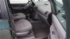 Seat Alhambra - 2.0 116PK 7-Persoons Urbanstyle Clima Stoelverwarming 16inch LM Trekhaak 1e Eigenaar - 1 - Thumbnail