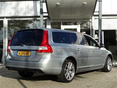 Volvo V70 - D4 Nordic+ Luxury Line Navi Leder Xenon Schuifdak OnCall Standkachel - 1