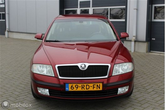 Skoda Octavia - 2.0 FSI Elegance Nette auto met cruise & clima - 1