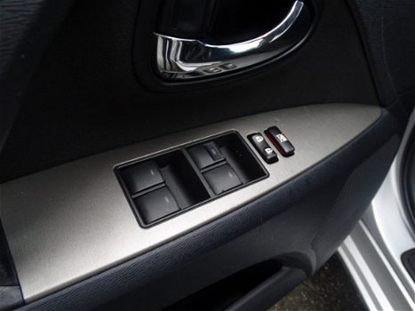 Toyota Avensis Wagon - 1.8 VVTi Business | Navigatie | Climate Control | Cruise control | LM velgen - 1