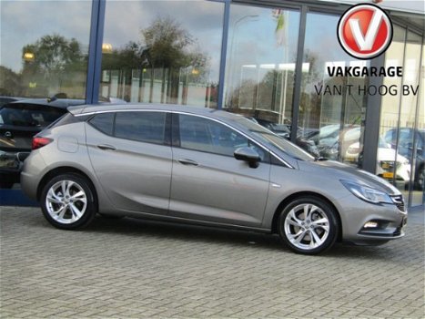 Opel Astra - 1.6 CDTI 136pk Innovation PDC LMV ECC NAVI - 1