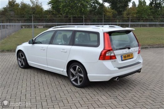 Volvo V70 - - 2.0T R-Edition AUT *NL-Auto* Xenon/Leder/Navi - 1