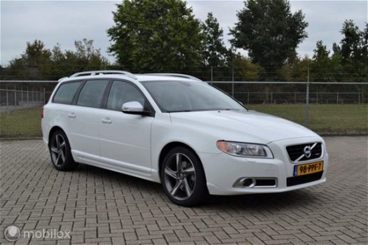 Volvo V70 - - 2.0T R-Edition AUT *NL-Auto* Xenon/Leder/Navi - 1