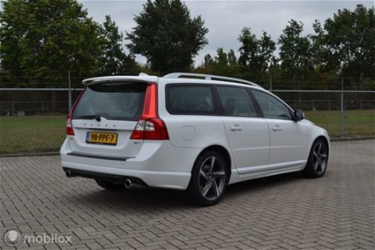 Volvo V70 - - 2.0T R-Edition AUT *NL-Auto* Xenon/Leder/Navi - 1