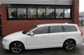 Volvo V70 - 2.0 D3 Classic Edition LEER/ NAVI/ XENON/TREKHAAK/STOEL VERW - 1 - Thumbnail