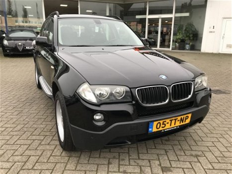 BMW X3 - 2.0i Business Line Navi Leder Cruise Trekhaak Pdc - 1