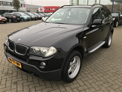 BMW X3 - 2.0i Business Line Navi Leder Cruise Trekhaak Pdc - 1