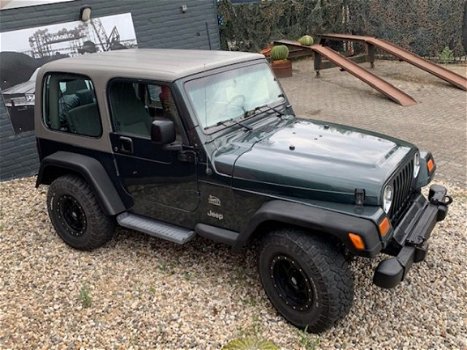 Jeep Wrangler - THE SAHARA AUTOMATIC YOUNGTIMER - 1