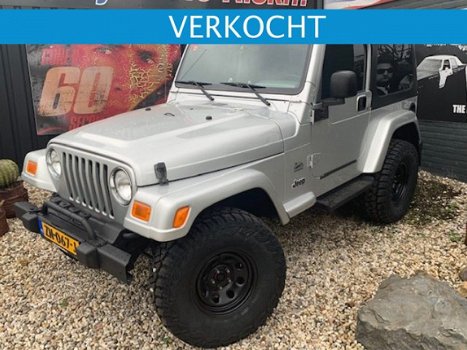 Jeep Wrangler - THE SILVER SAHARA AUTOMATIC - 1