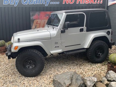 Jeep Wrangler - THE SILVER SAHARA AUTOMATIC - 1