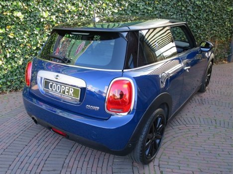 Mini Mini Cooper - 1.5 Pepper F56 met PDC, Clima, 17